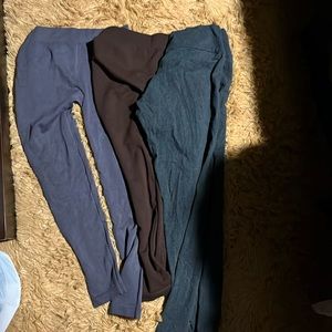 3 pairs of leggings xl and 1x all 3 for just $10.00!